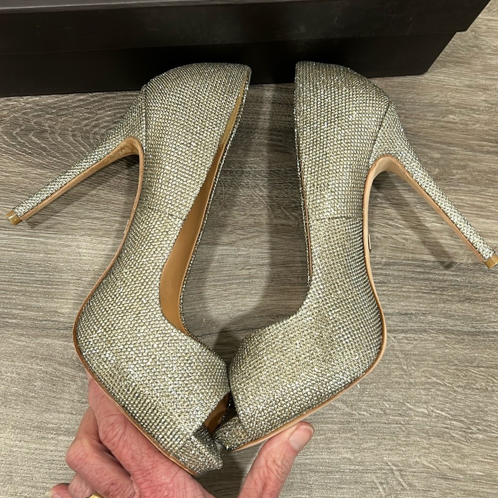 New Badgley Mischka Kassidy 11 pumps - Picture 5 of 12